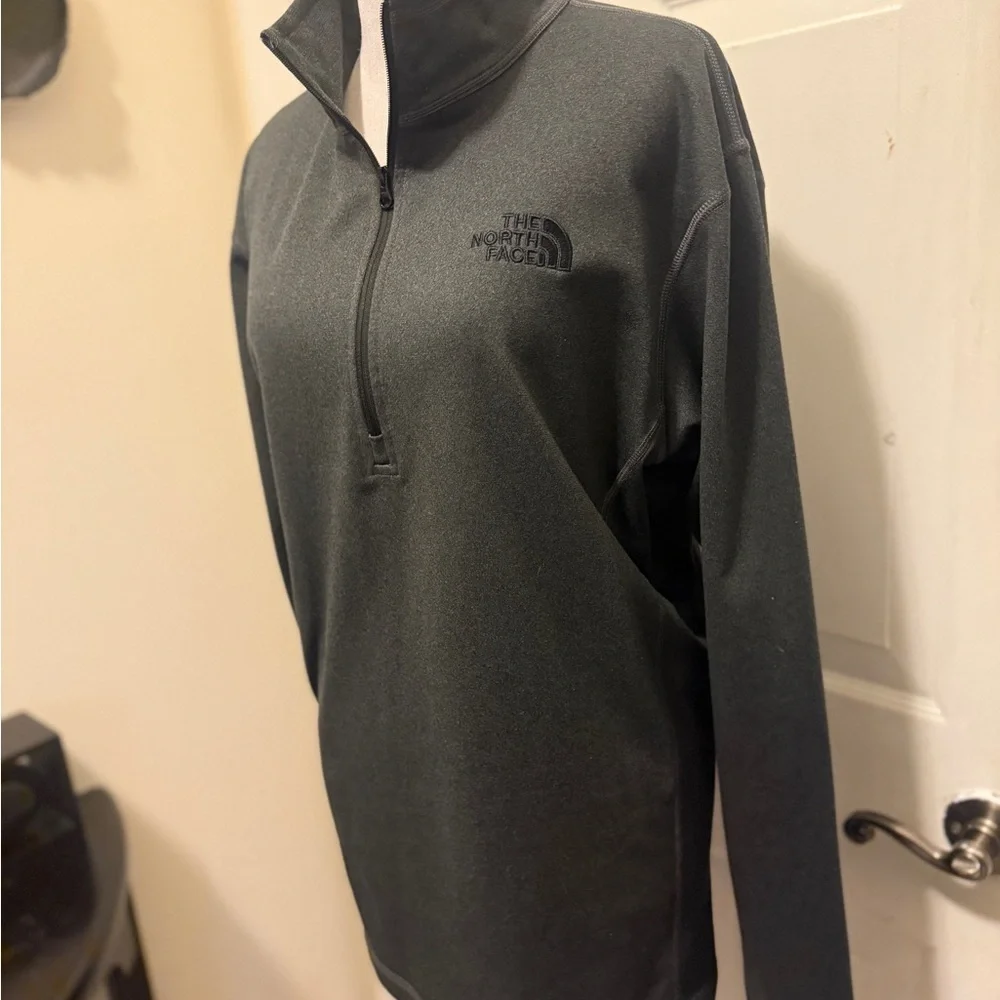 The North Face Black Quarter-Zip Pullover unisex